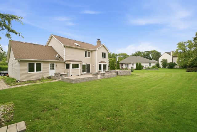 1120 Lakeside Court, Aurora, IL 60504