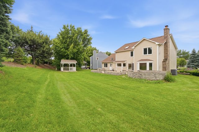1120 Lakeside Court, Aurora, IL 60504