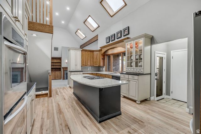 3071 E 7335 S, Cottonwood Heights, UT 84121