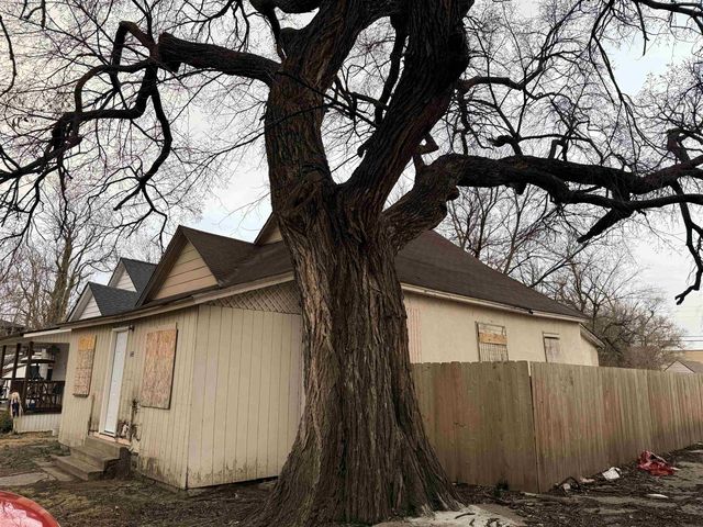 643 W Hendryx Ave, Wichita, KS 67213