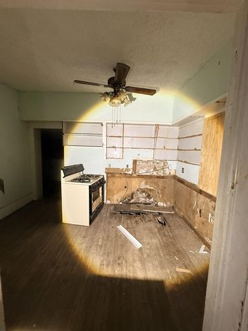 643 W Hendryx Ave, Wichita, KS 67213