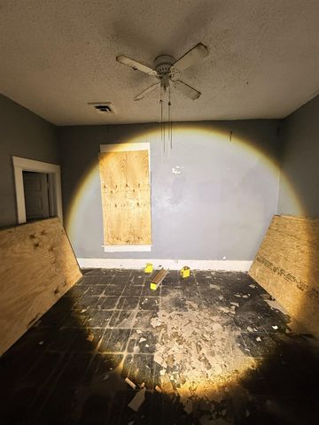 643 W Hendryx Ave, Wichita, KS 67213