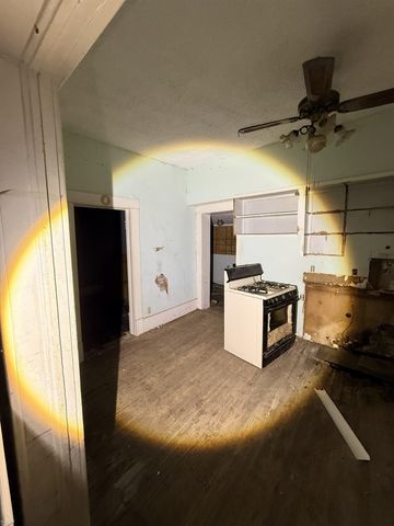 643 W Hendryx Ave, Wichita, KS 67213