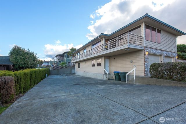 527 S Liberty Street, Port Angeles, WA 98362