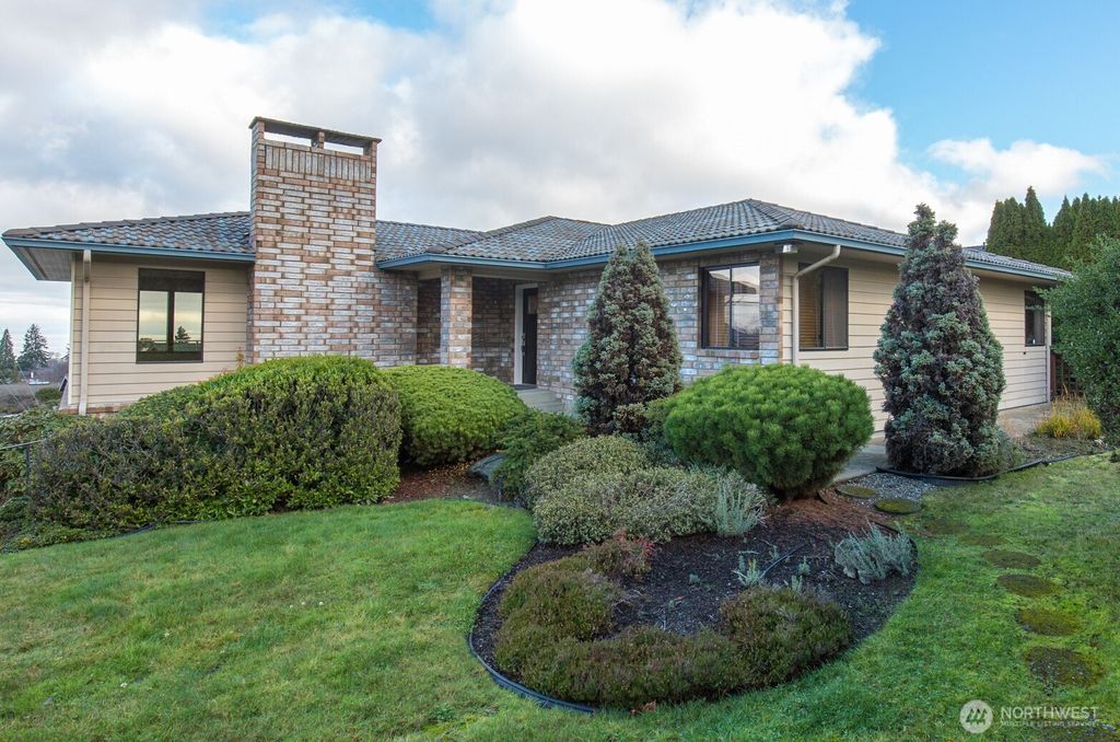 527 S Liberty Street, Port Angeles, WA 98362