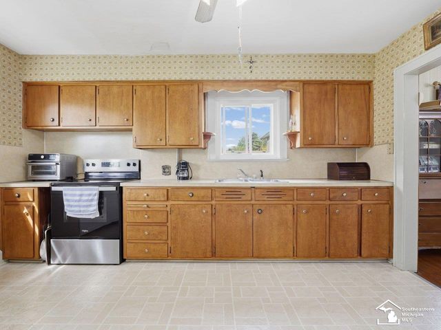 2361 Manhattan Street, Erie, MI 48133