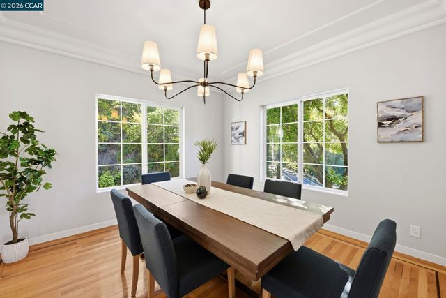 1 Bay Forest Pl, Oakland, CA 94611