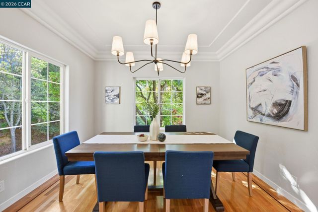 1 Bay Forest Pl, Oakland, CA 94611