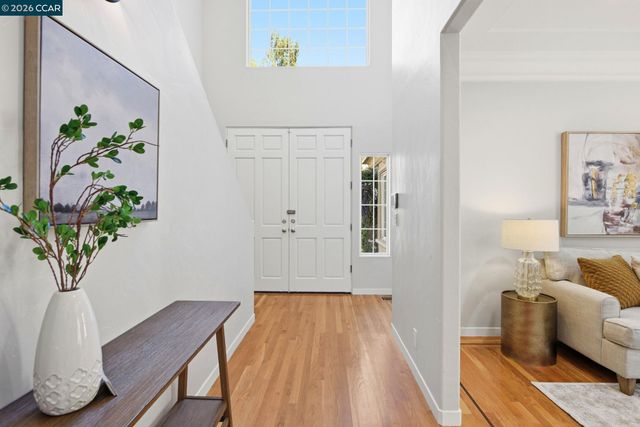 1 Bay Forest Pl, Oakland, CA 94611