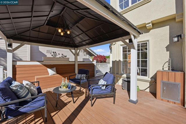 1 Bay Forest Pl, Oakland, CA 94611