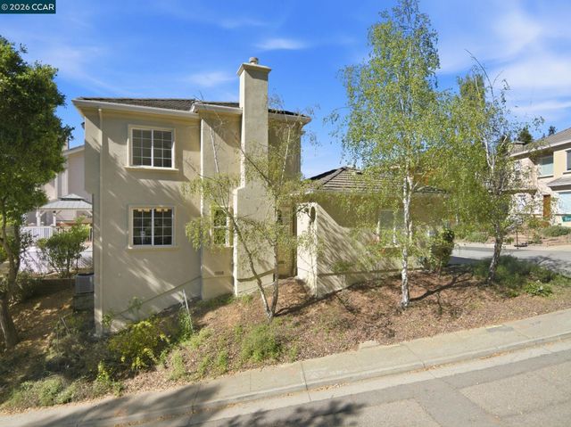 1 Bay Forest Pl, Oakland, CA 94611