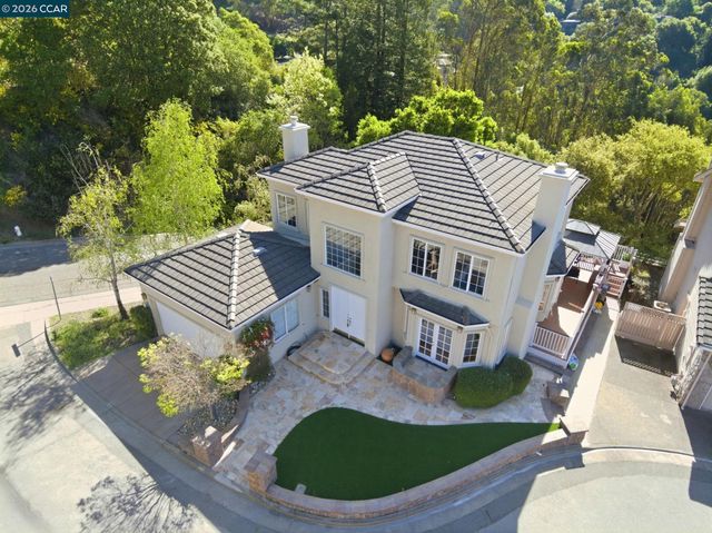 1 Bay Forest Pl, Oakland, CA 94611