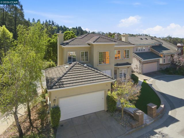 1 Bay Forest Pl, Oakland, CA 94611
