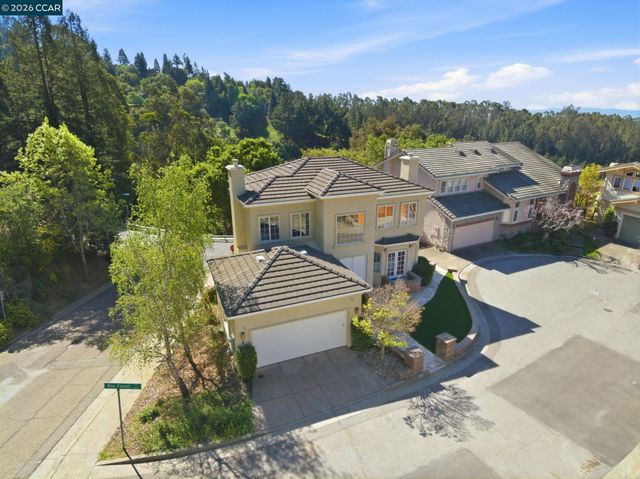 1 Bay Forest Pl, Oakland, CA 94611