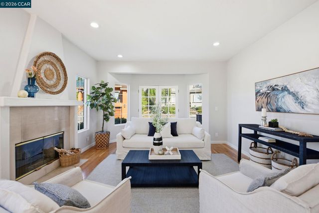 1 Bay Forest Pl, Oakland, CA 94611