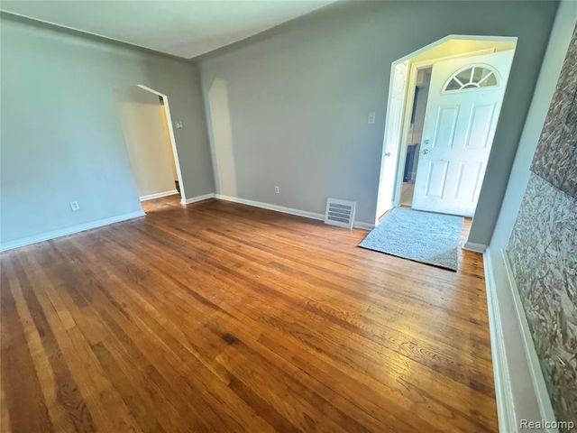 19742 Whitcomb Street, Detroit, MI 48235