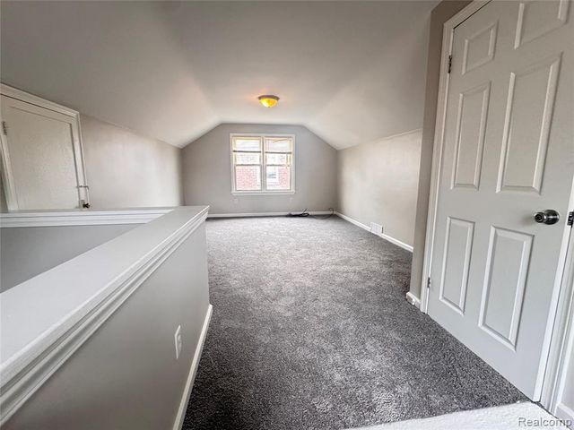 19742 Whitcomb Street, Detroit, MI 48235