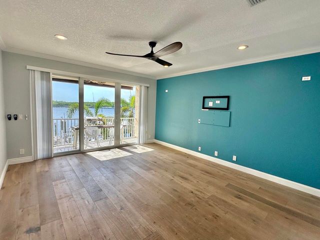 4230 N OCEAN Drive, Hollywood, FL 33019