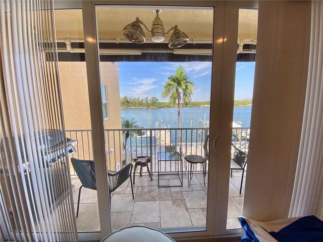 4230 N OCEAN Drive, Hollywood, FL 33019