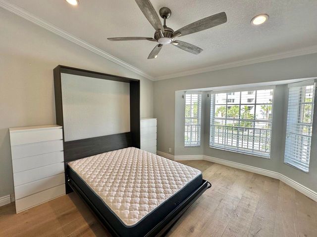 4230 N OCEAN Drive, Hollywood, FL 33019