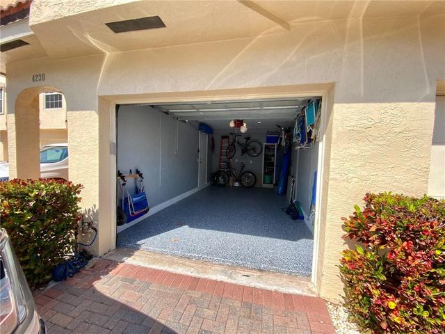 4230 N OCEAN Drive, Hollywood, FL 33019