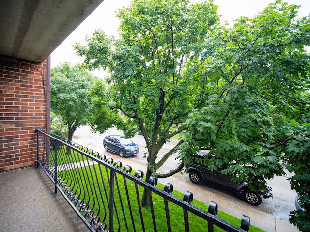 10501 S Highland Avenue 204B, Worth, IL 60482