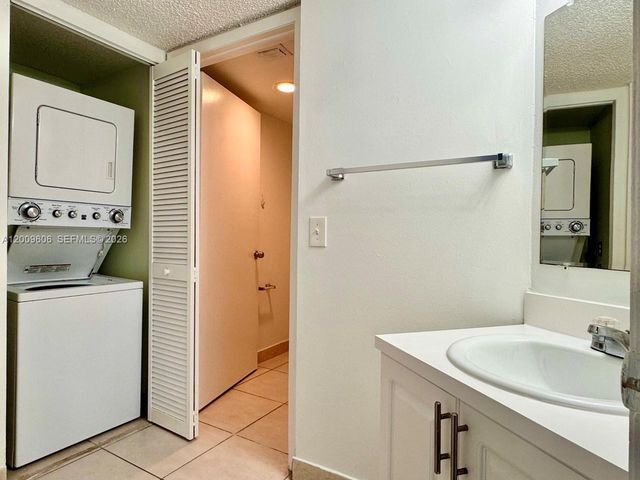 8255 SW 152nd Ave E-215, Miami, FL 33193