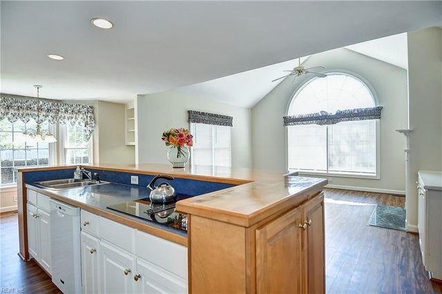 2871 Lilley Cove DR, Chesapeake, VA 23321