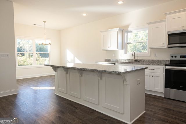 705 Riverside Estates, Lanett, AL 36863