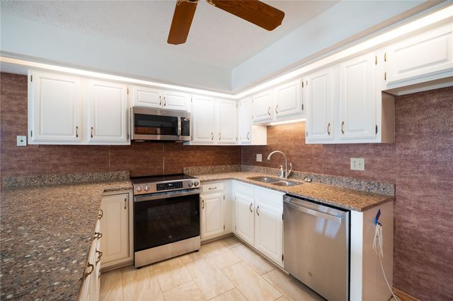 1556 N Regency Drive, Xenia, OH 45385