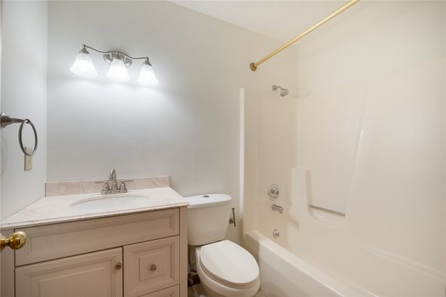 1556 N Regency Drive, Xenia, OH 45385