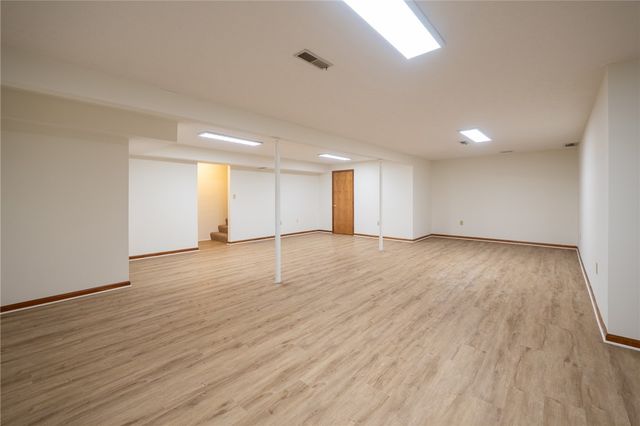 1556 N Regency Drive, Xenia, OH 45385