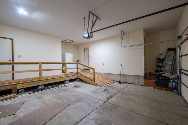 1556 N Regency Drive, Xenia, OH 45385