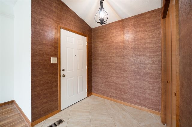 1556 N Regency Drive, Xenia, OH 45385