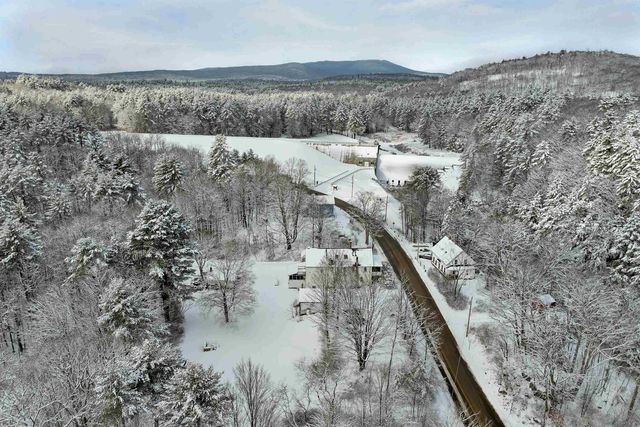 11 White Plains Road, Webster, NH 03303