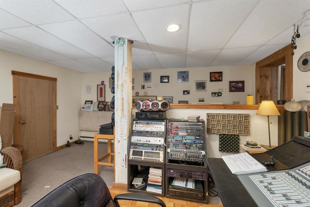 11 White Plains Road, Webster, NH 03303