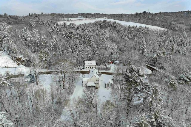 11 White Plains Road, Webster, NH 03303