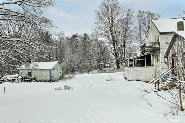 11 White Plains Road, Webster, NH 03303