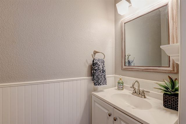 5704 Kelly Court, Haltom City, TX 76137