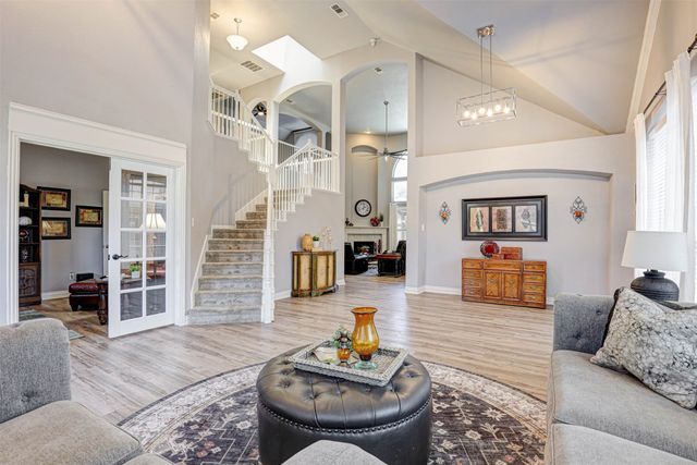 5704 Kelly Court, Haltom City, TX 76137