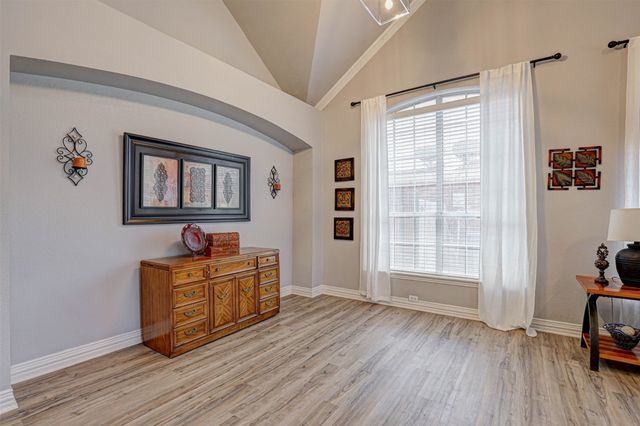 5704 Kelly Court, Haltom City, TX 76137