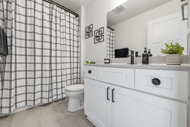 625 Mary WAY, Slinger, WI 53086