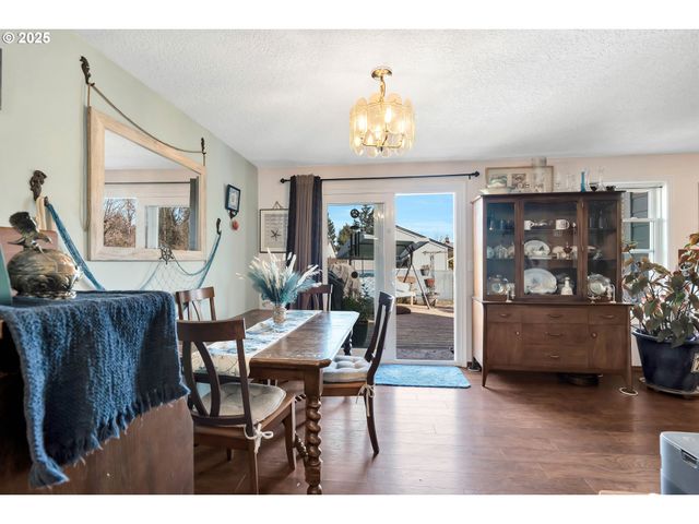 2828 Se 45TH Ct, Hillsboro, OR 97123