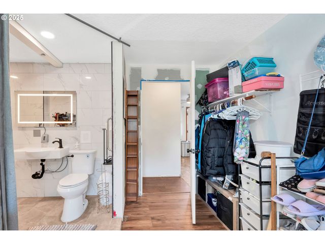 2828 Se 45TH Ct, Hillsboro, OR 97123