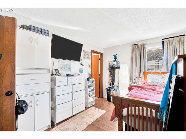 2828 Se 45TH Ct, Hillsboro, OR 97123