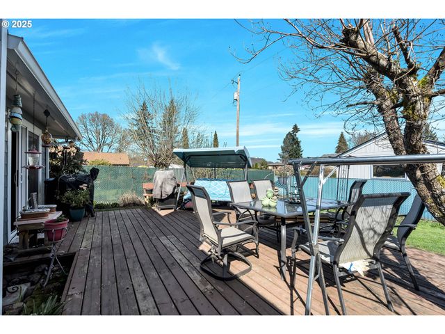 2828 Se 45TH Ct, Hillsboro, OR 97123