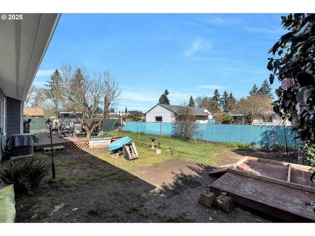 2828 Se 45TH Ct, Hillsboro, OR 97123