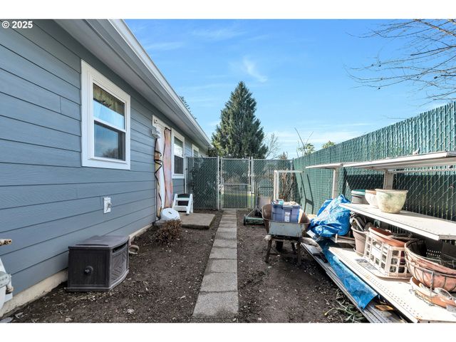 2828 Se 45TH Ct, Hillsboro, OR 97123