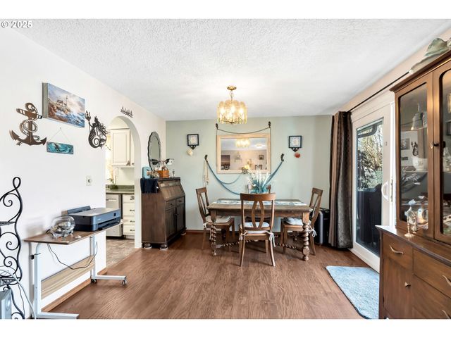 2828 Se 45TH Ct, Hillsboro, OR 97123