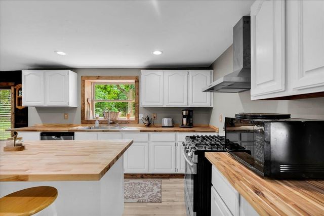 9505 Joel Road, Holly, MI 48442